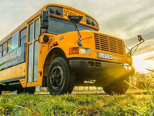 Original US Schoolbus - round trip in Linz, Vienna or throughout Austria
